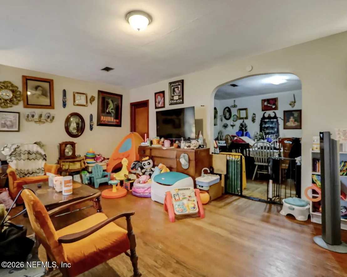 Photo of 947 MAYNARD Street