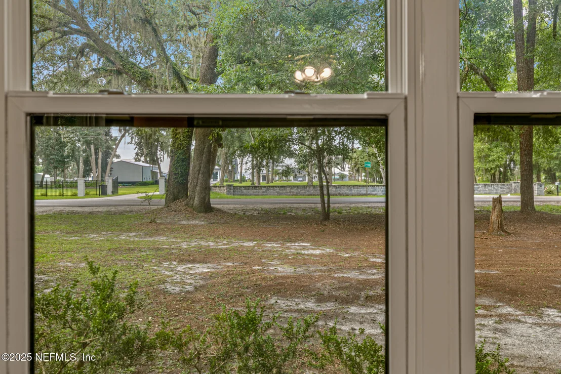 Photo of 1885 RIVER OAKS Drive