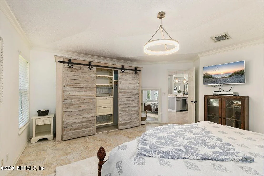 Photo of 525 SUNSET Drive
