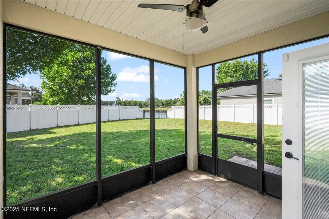Photo of 529 DEERCROFT Lane