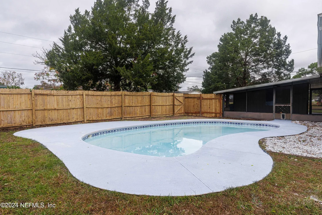 Photo of 958 OVERLOOK Drive