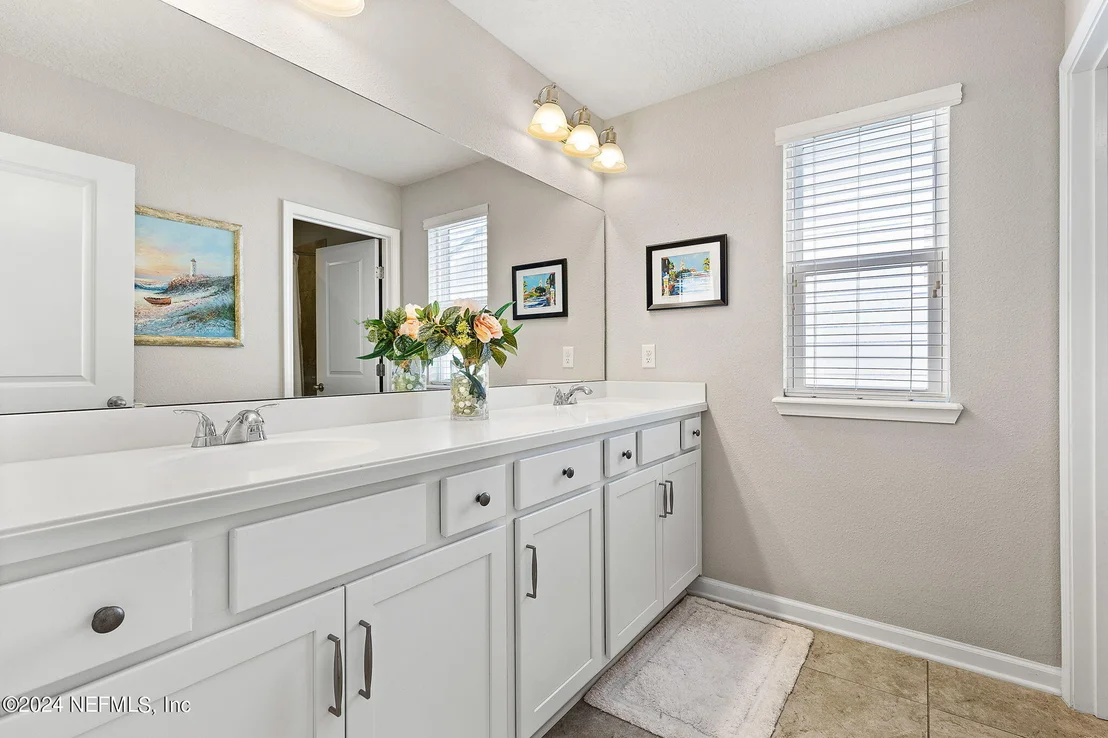 Photo of 387 PALISADE Drive