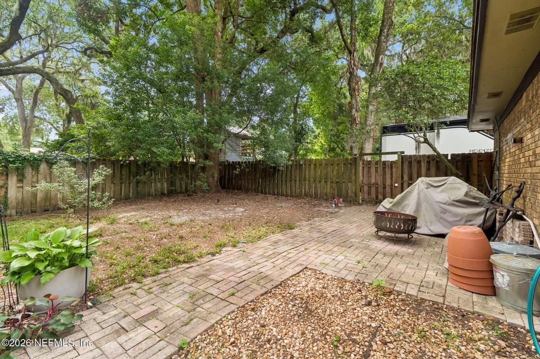 Photo of 1631 ARROWHEAD Trail
