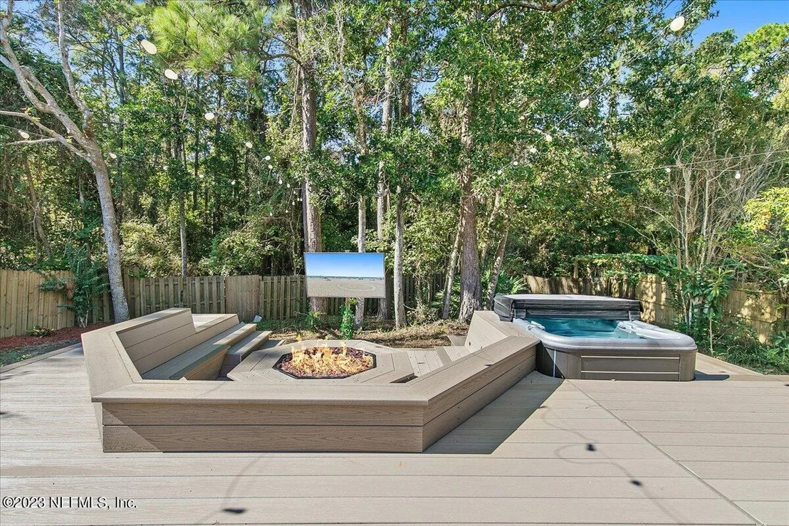 Photo of 910 LONG LAKE Drive
