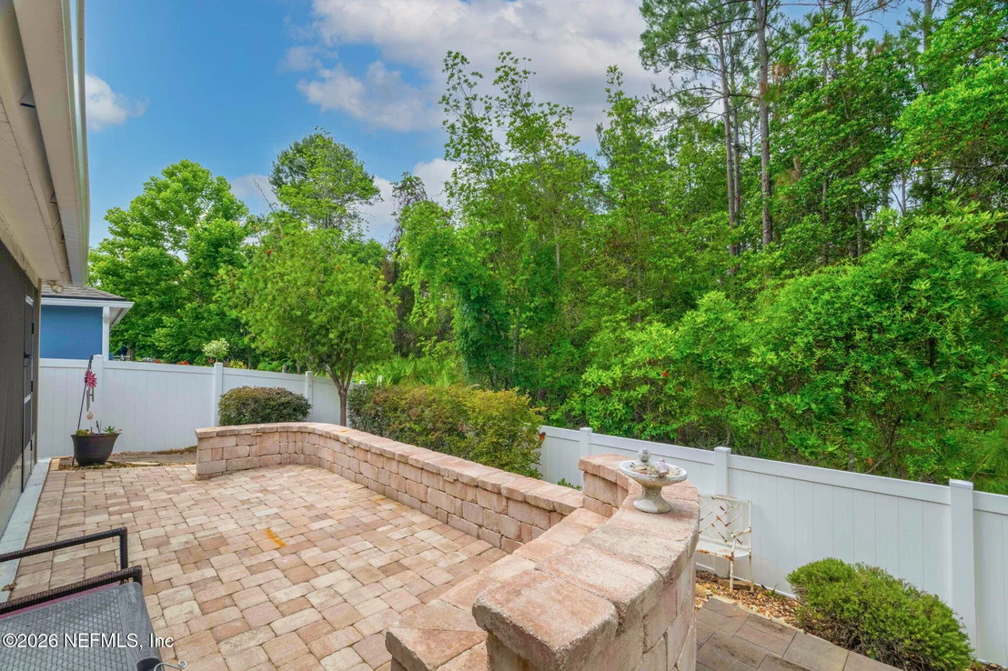 Photo of 332 PALACE Drive