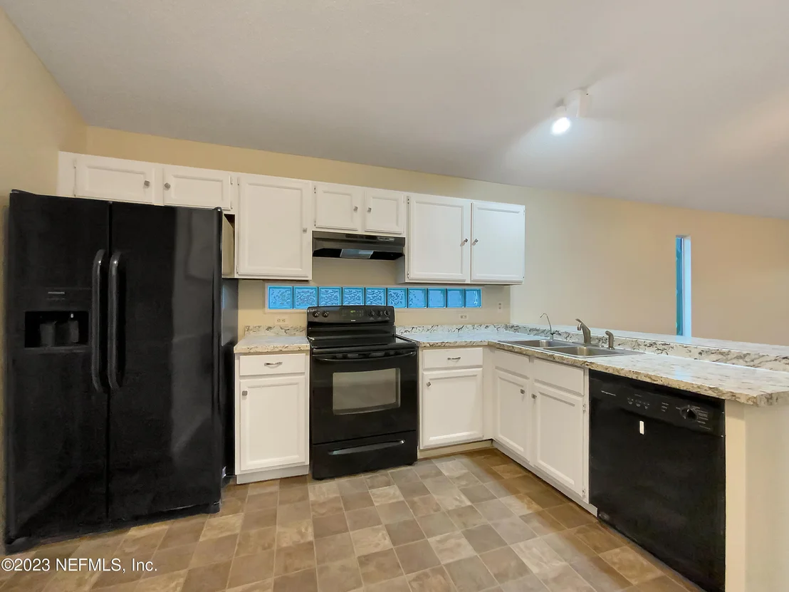 Photo of 85 NAUGATUCK Drive