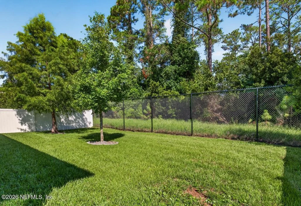 Photo of 558 PALACE Drive