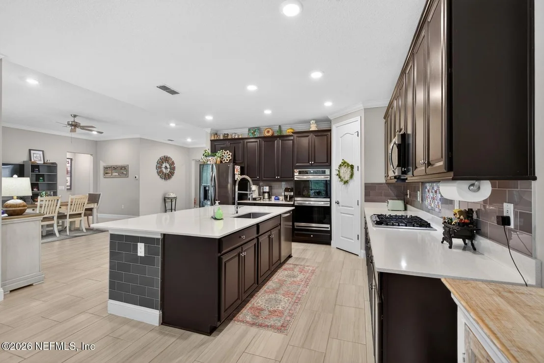 Photo of 612 GLORIETA Drive