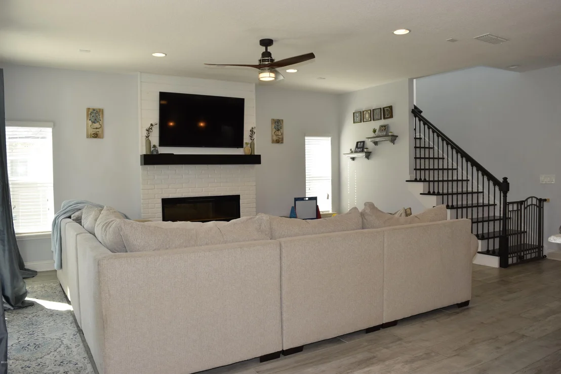 Photo of 35 MERCUTIO Lane