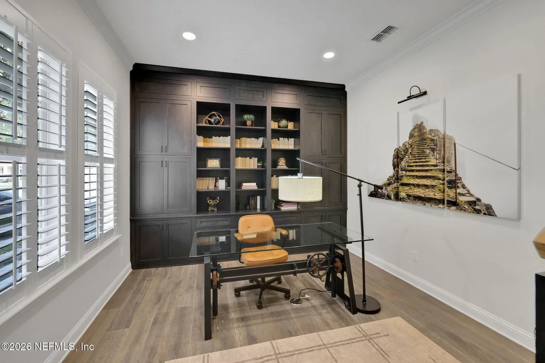 Photo of 1005 MEADOW VIEW Lane