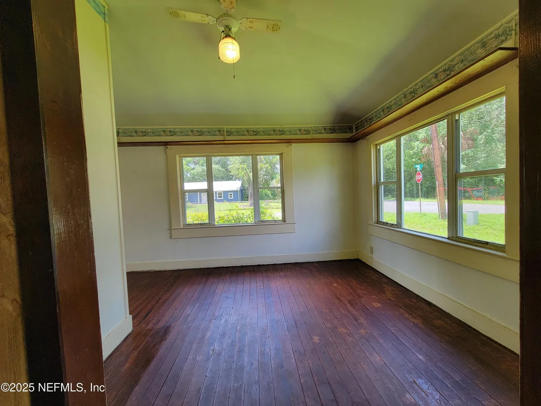 Photo of 762 N WALNUT Street