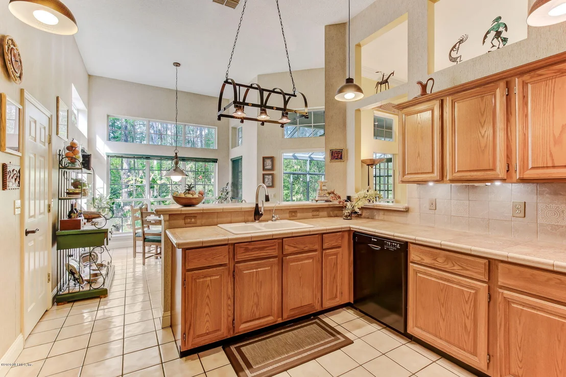 Photo of 8128 SUFFIELD Court