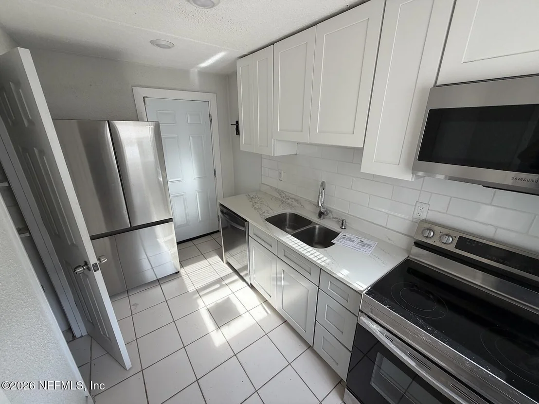Photo of 8654 2ND Avenue