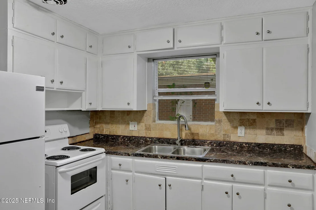 Photo of 3145 PLUMTREE Drive
