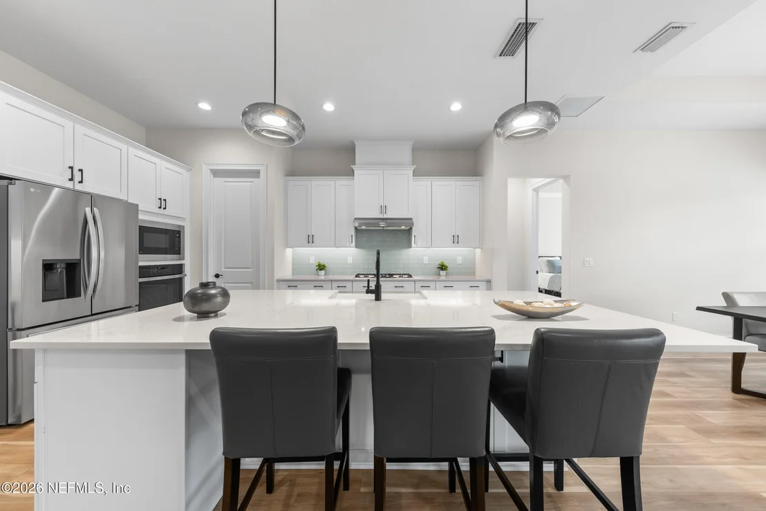 Photo of 170 PASARELA Drive