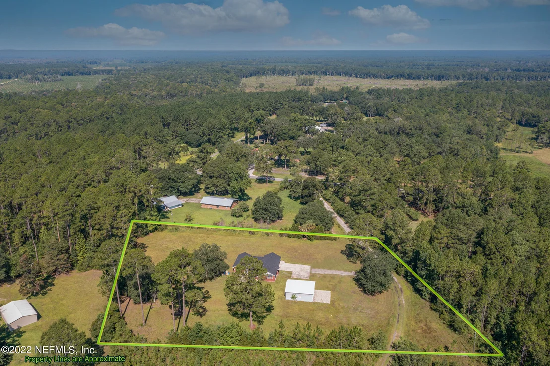 Photo of 48077 MERIDIAN Trail