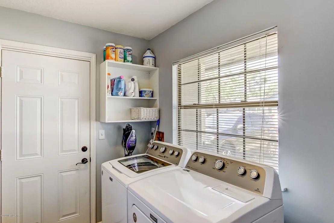 Photo of 3143 ROUNDHAM Lane