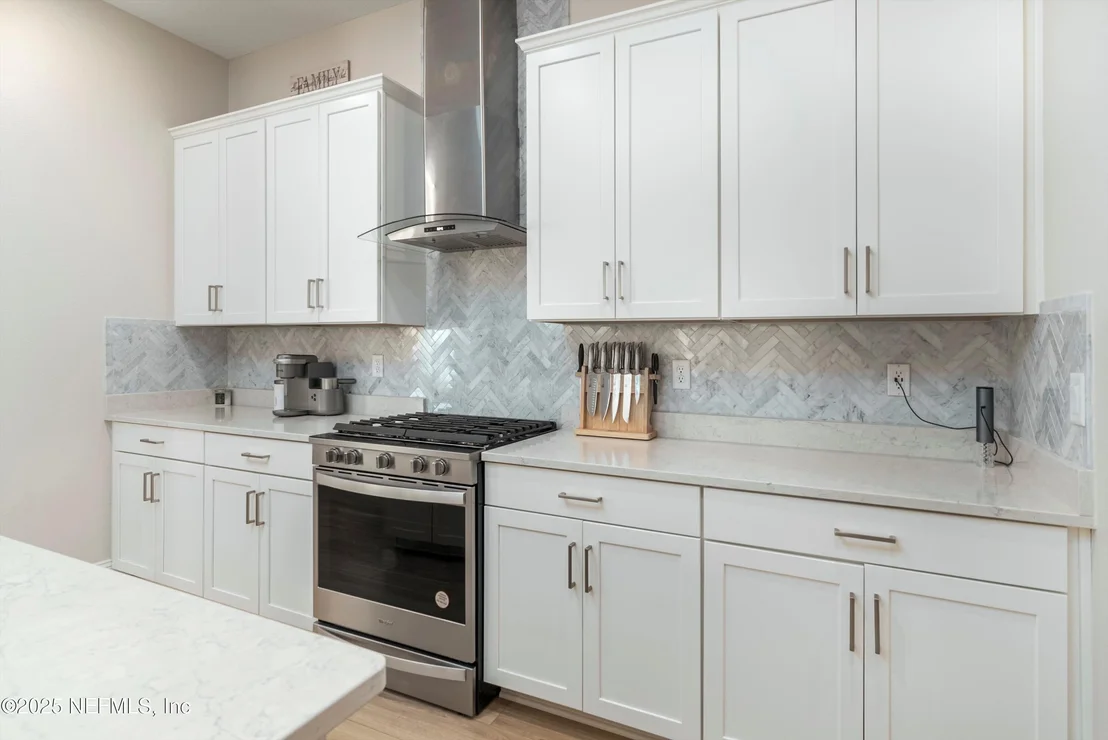 Photo of 231 SILKGRASS Place