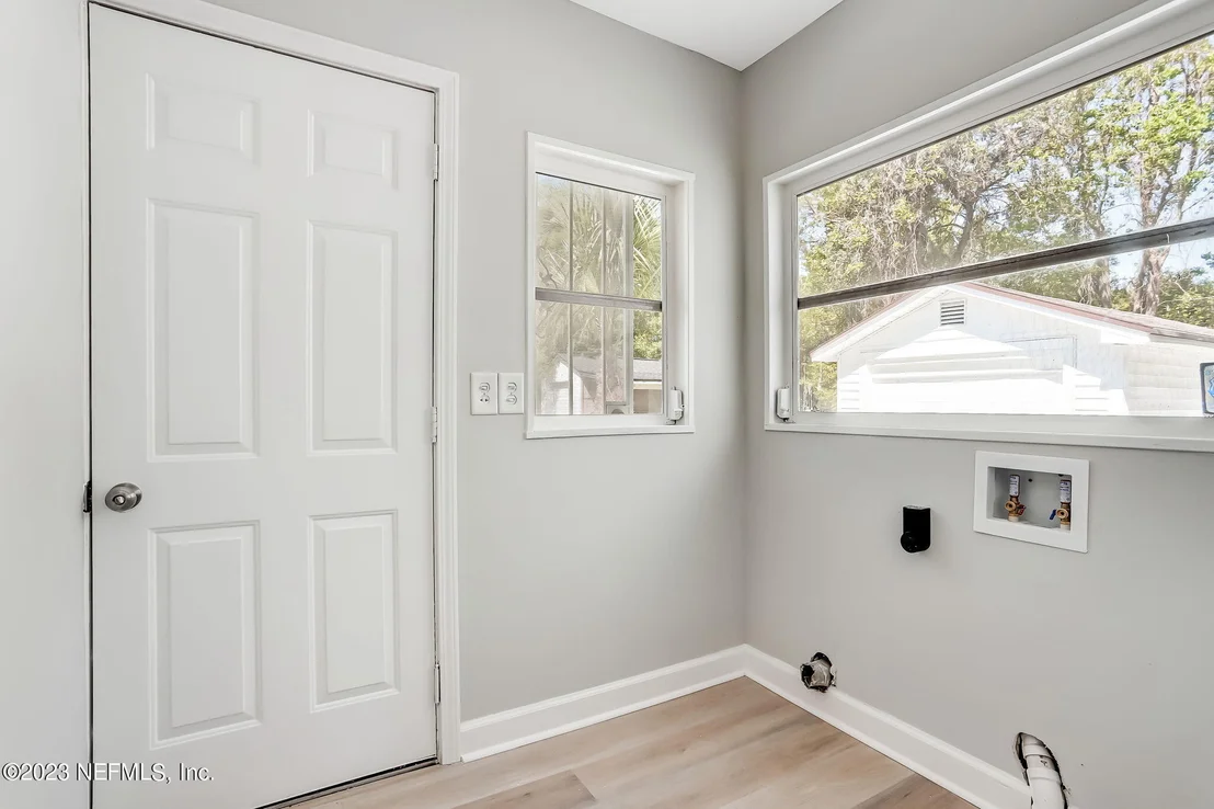 Photo of 5315 APPLETON Avenue