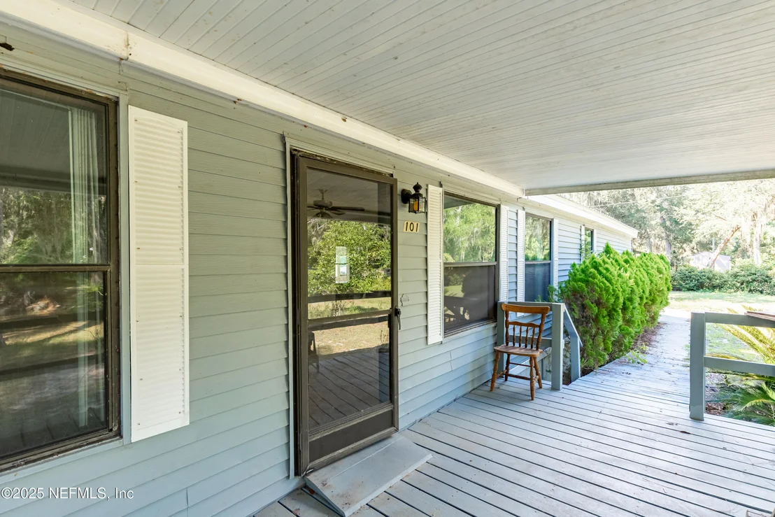 Photo of 101 PINE TREE Lane