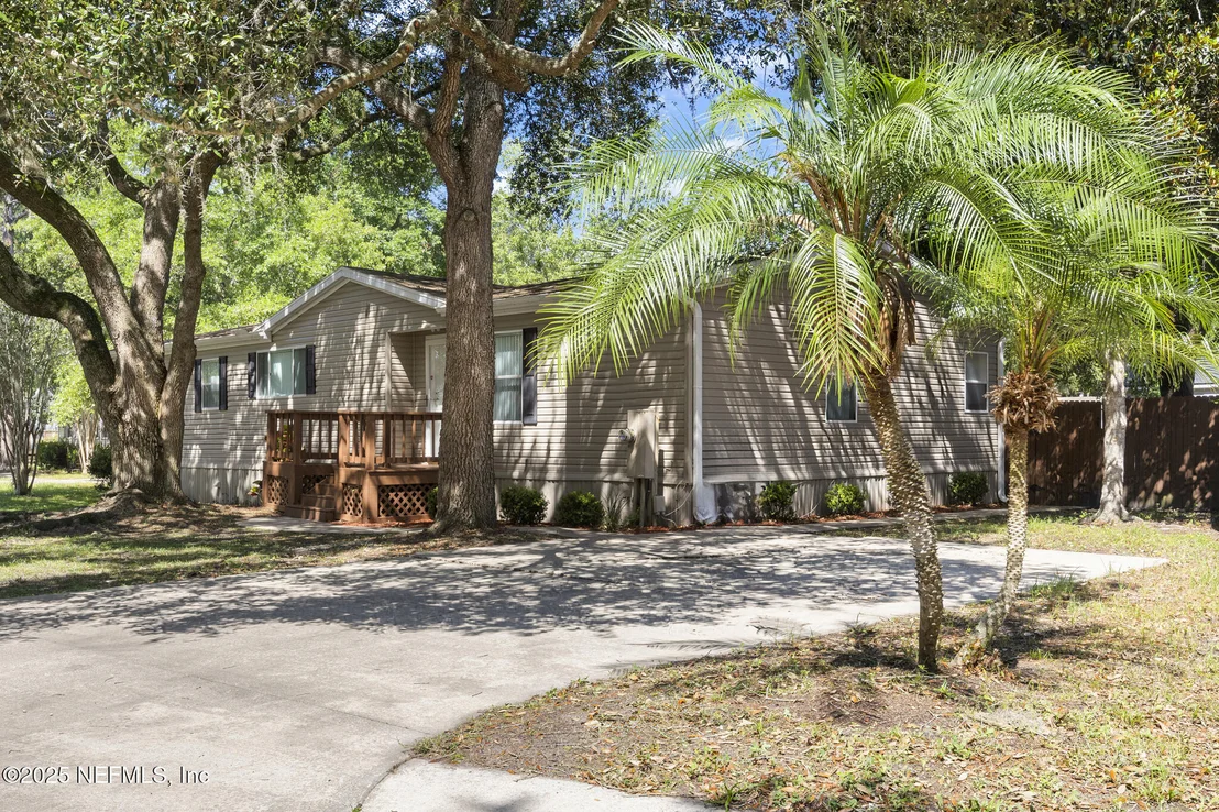 Photo of 324 SHADY OAK Circle