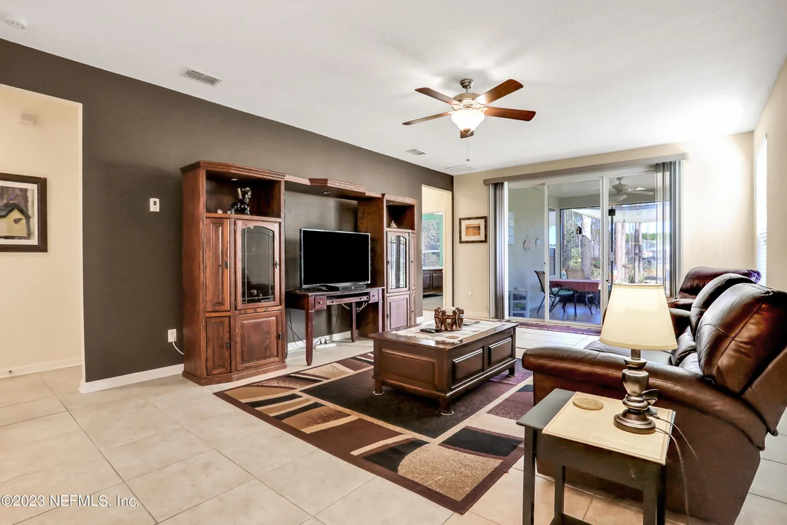 Photo of 724 BRIAR VIEW Drive
