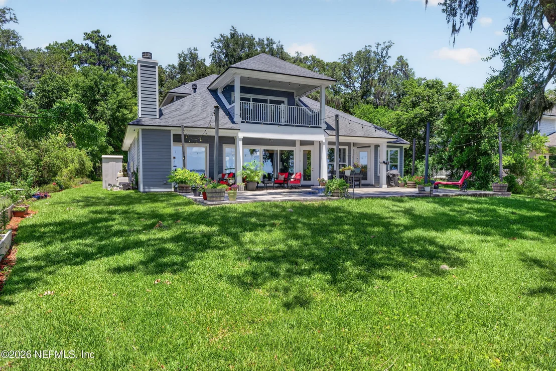 Photo of 239 RIVER Road