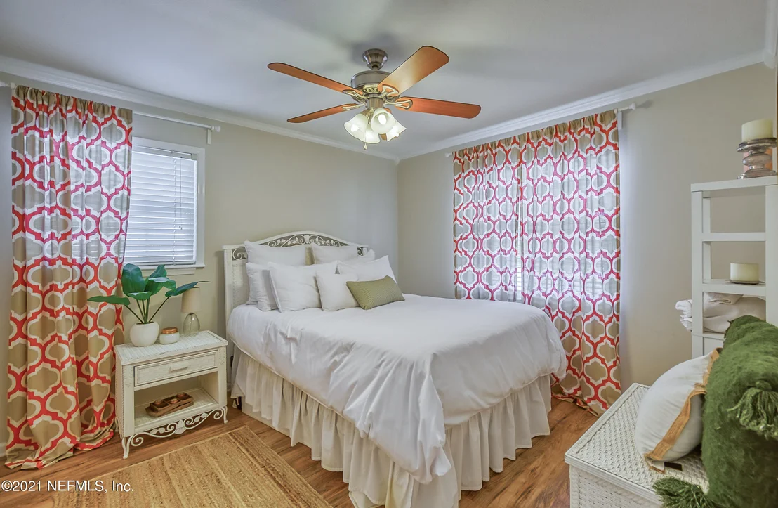 Photo of 412 WHITING Lane