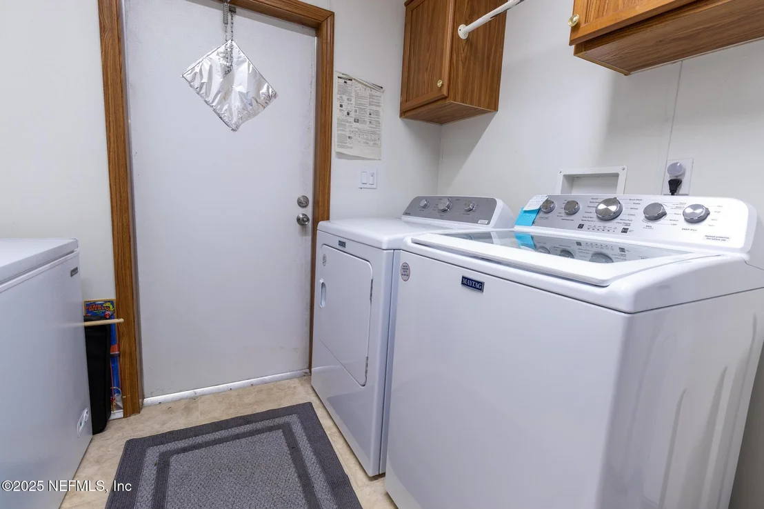 Photo of 104 BREEZEWOOD Circle