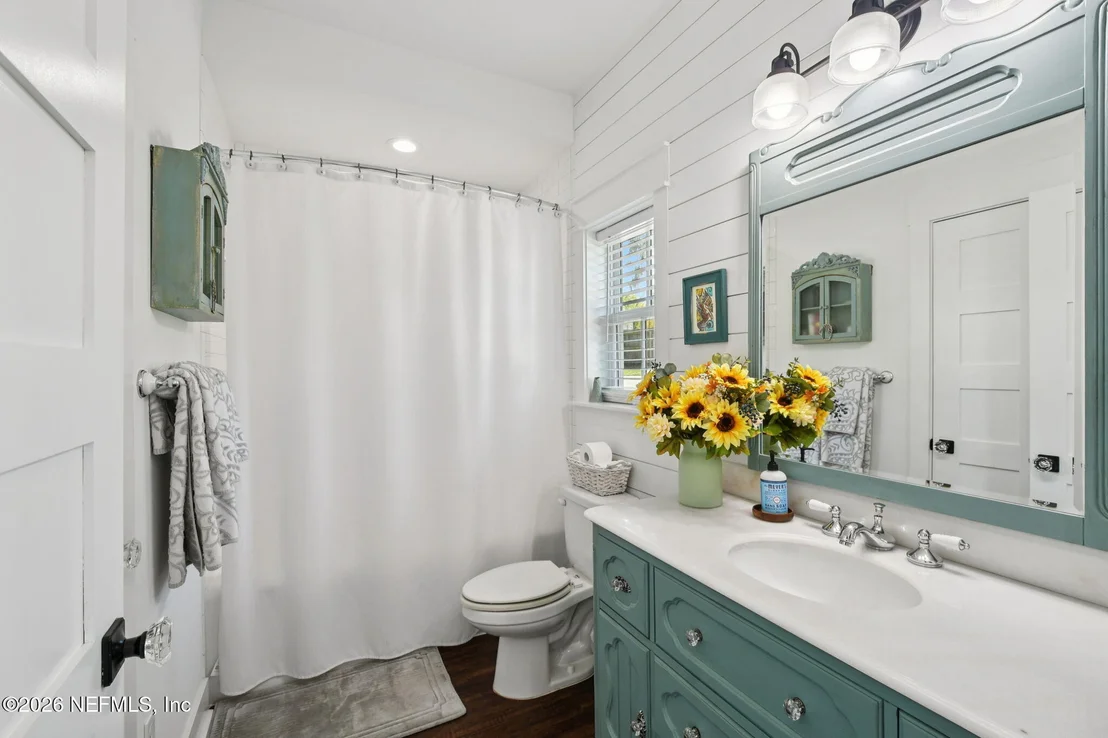 Photo of Unit 17 at 5577 HECKSCHER Drive