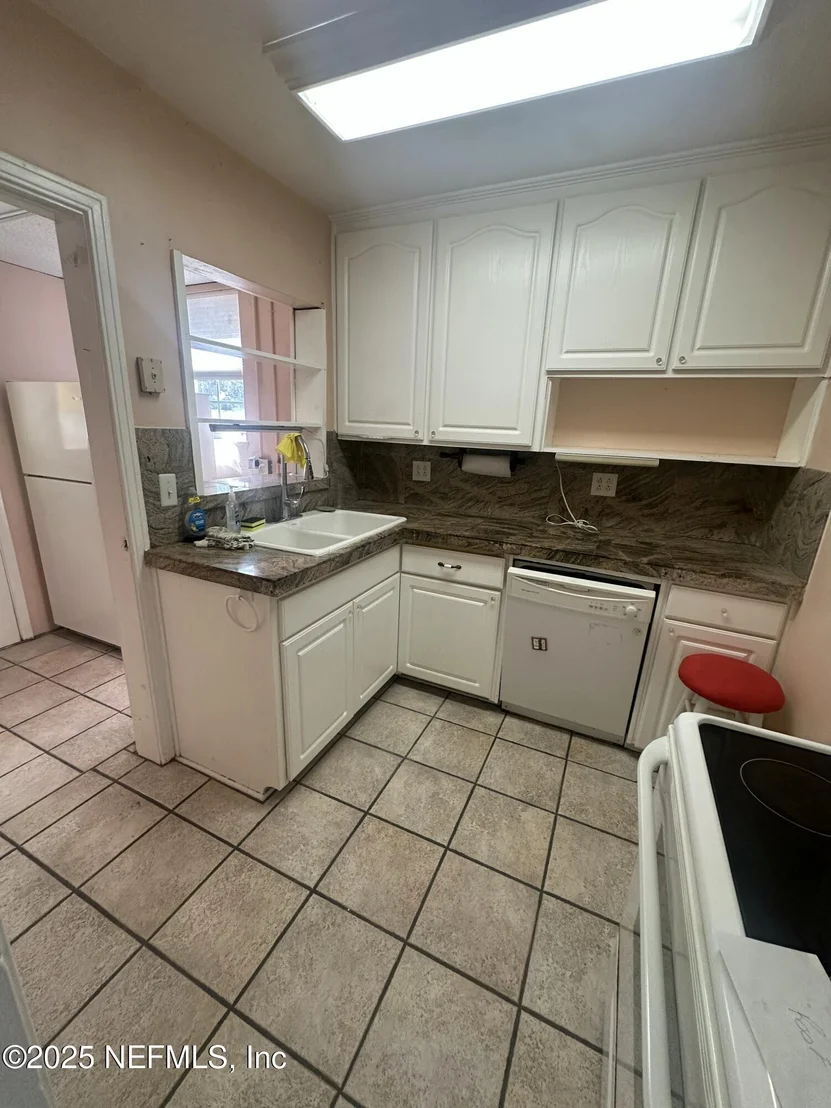 Photo of 411 OGLETHORPE Road