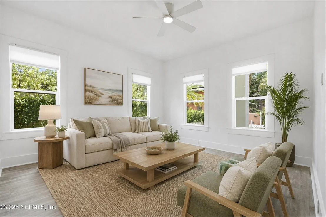 Photo of 348 CHARLOTTE Street