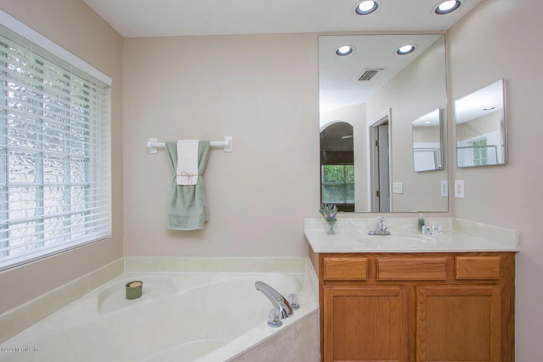 Photo of 2008 FIELDSTONE Court