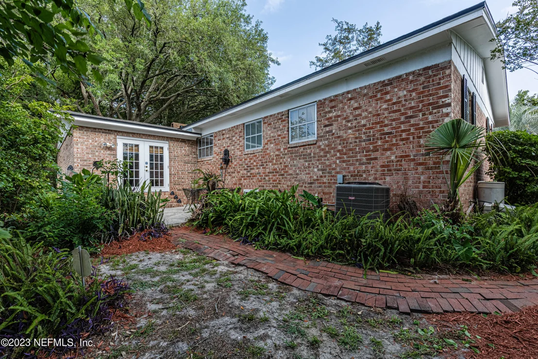 Photo of 5627 ST ISABEL Drive