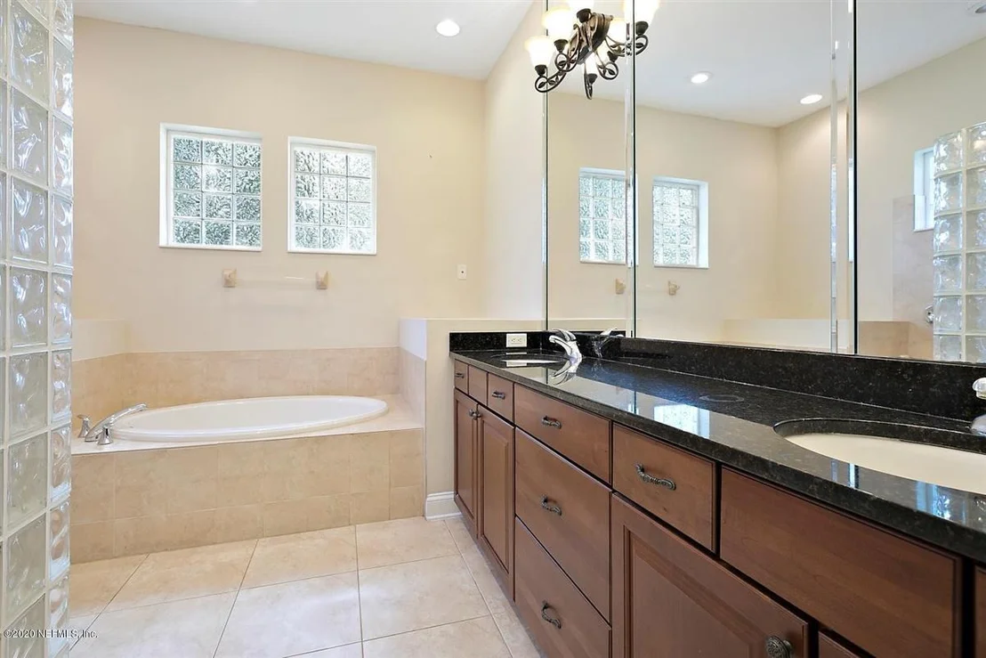 Photo of 305 TAVISTOCK Drive