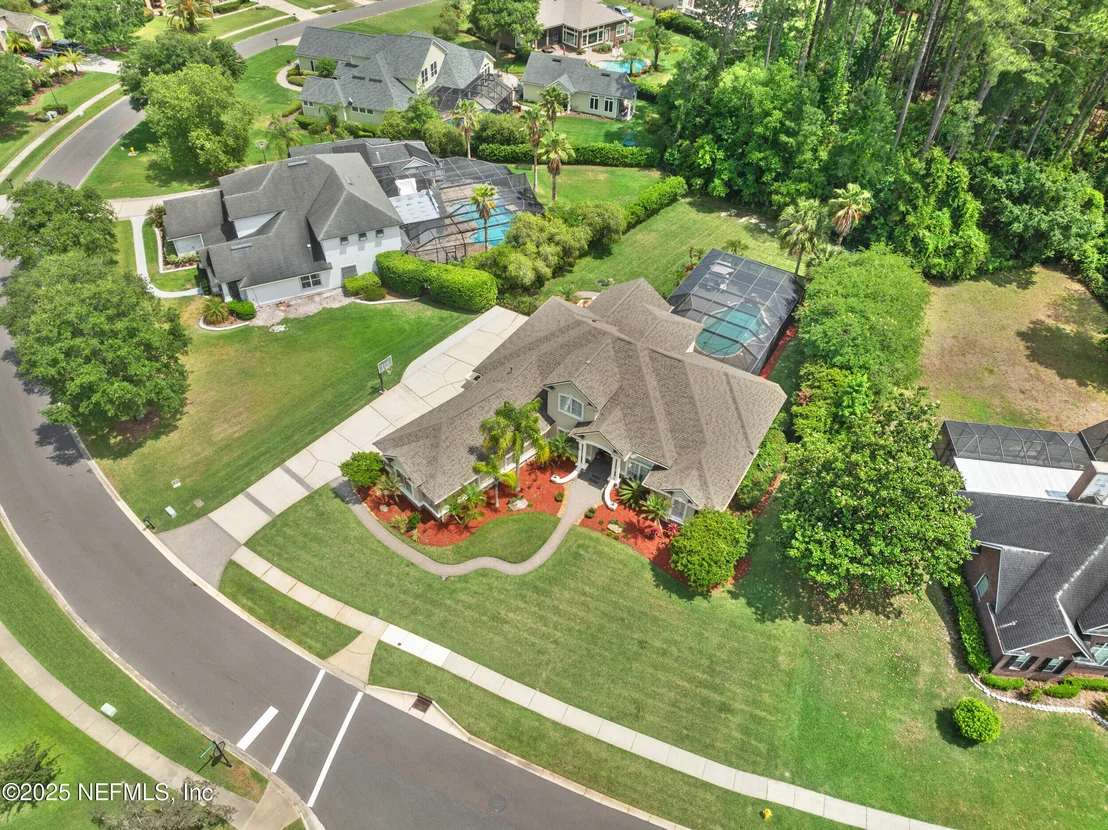 Photo of 389 SUMMERSET Drive
