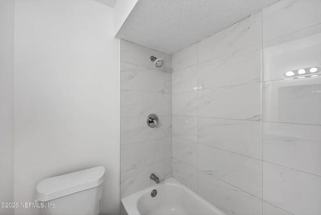 Photo of 217 CARVER Street W