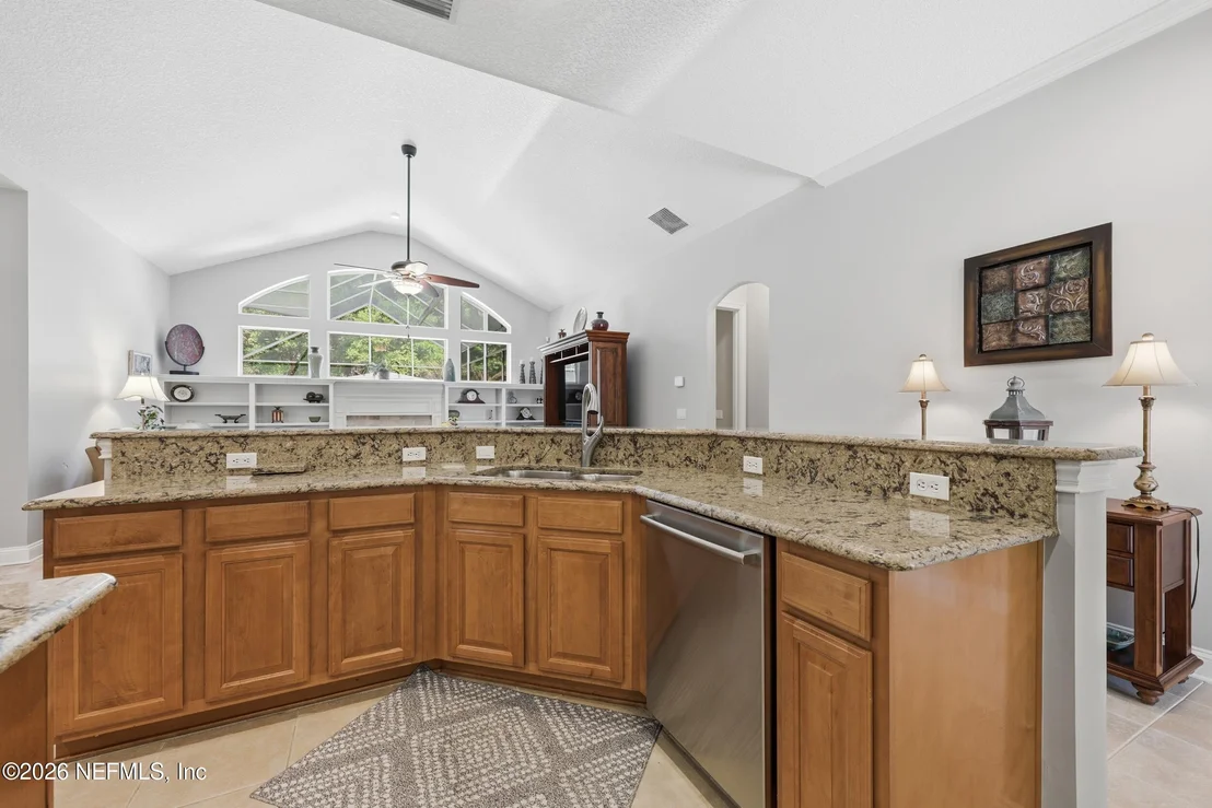Photo of 376 N LOMBARDY Loop