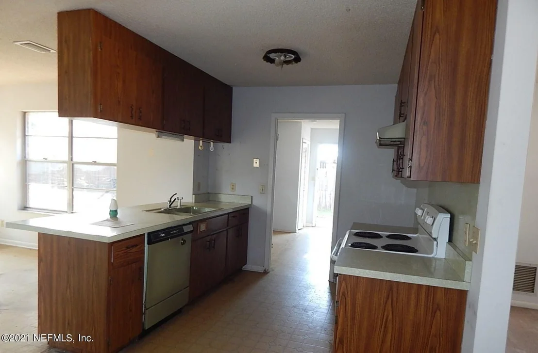 Photo of 645 SHADY Lane
