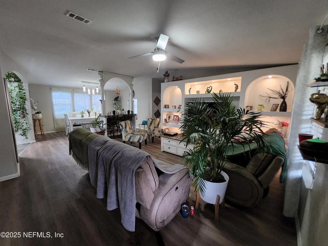 Photo of 8123 VINING Street