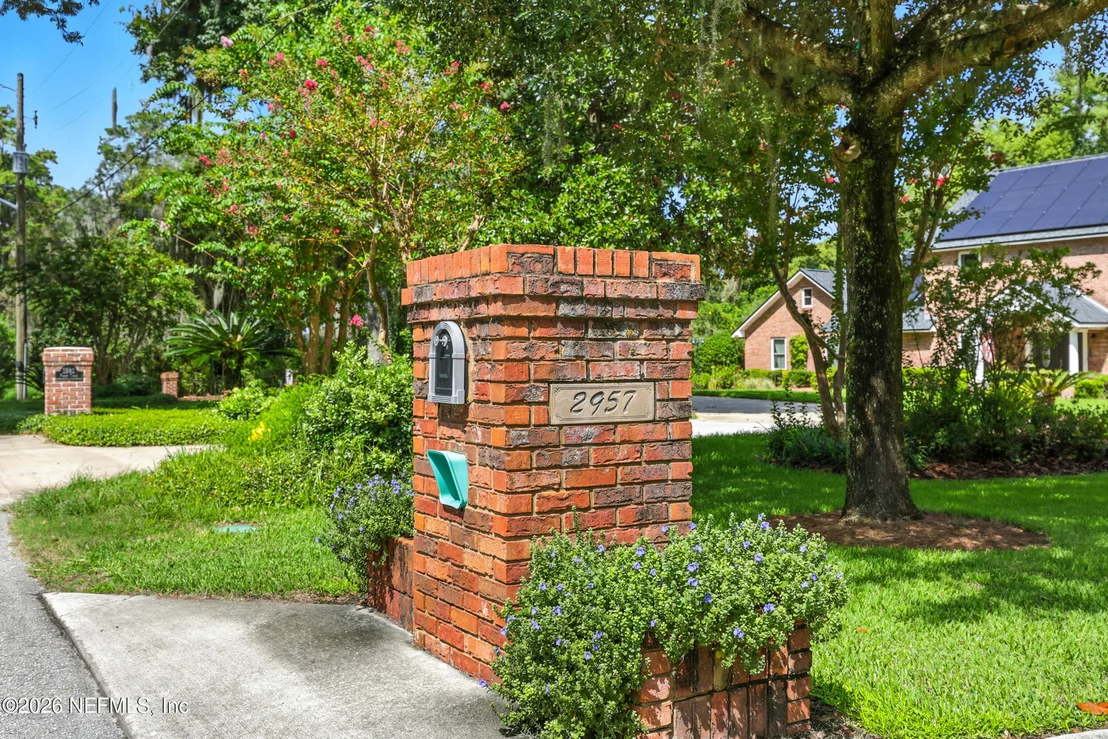 Photo of 2957 FOREST Circle