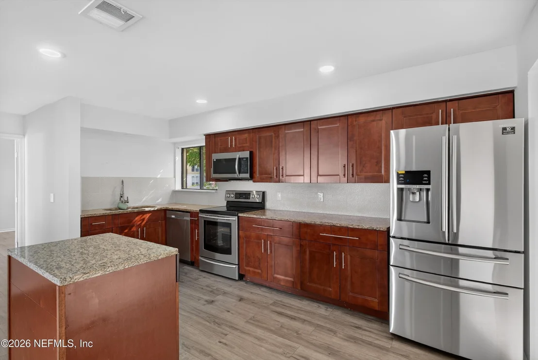 Photo of 7812 LINKSIDE Drive