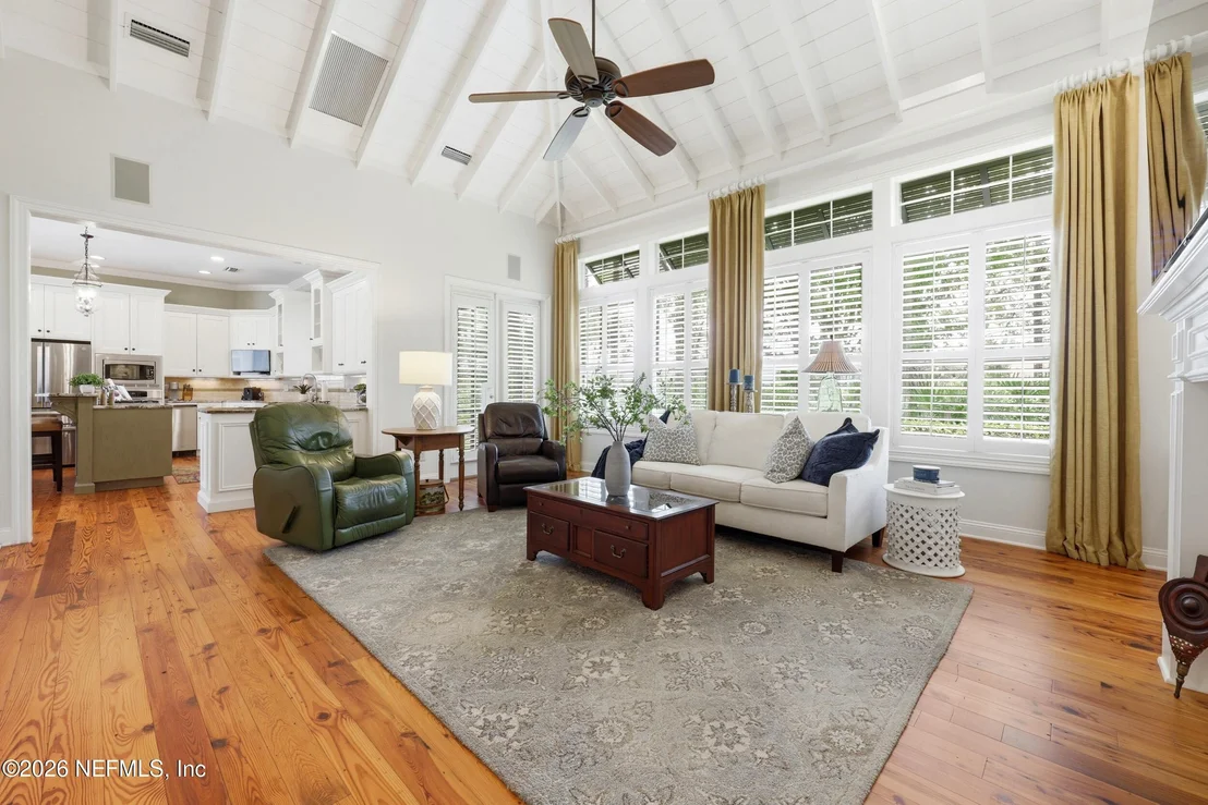Photo of 286 VALE Drive