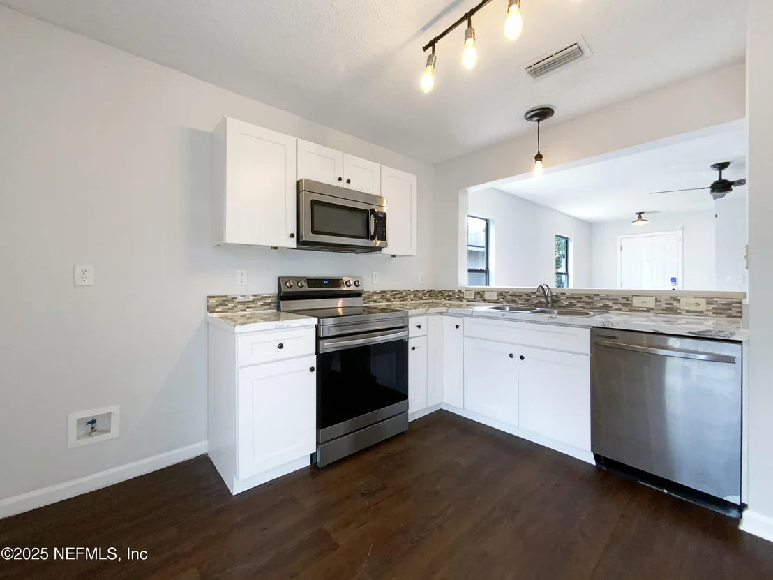Photo of 823 WYNFIELD Circle