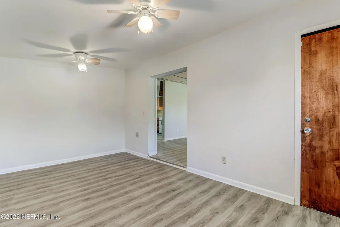 Photo of 2534 LEONID Road