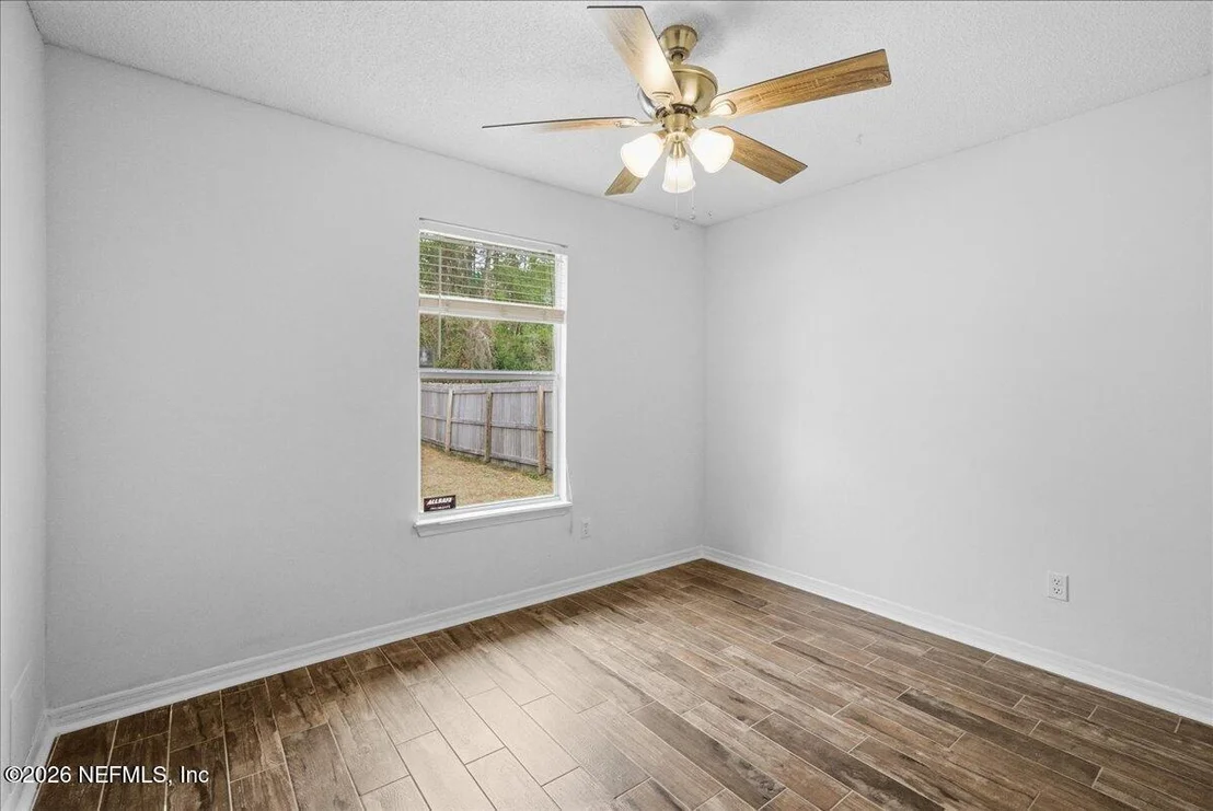 Photo of 425 3RD Street W