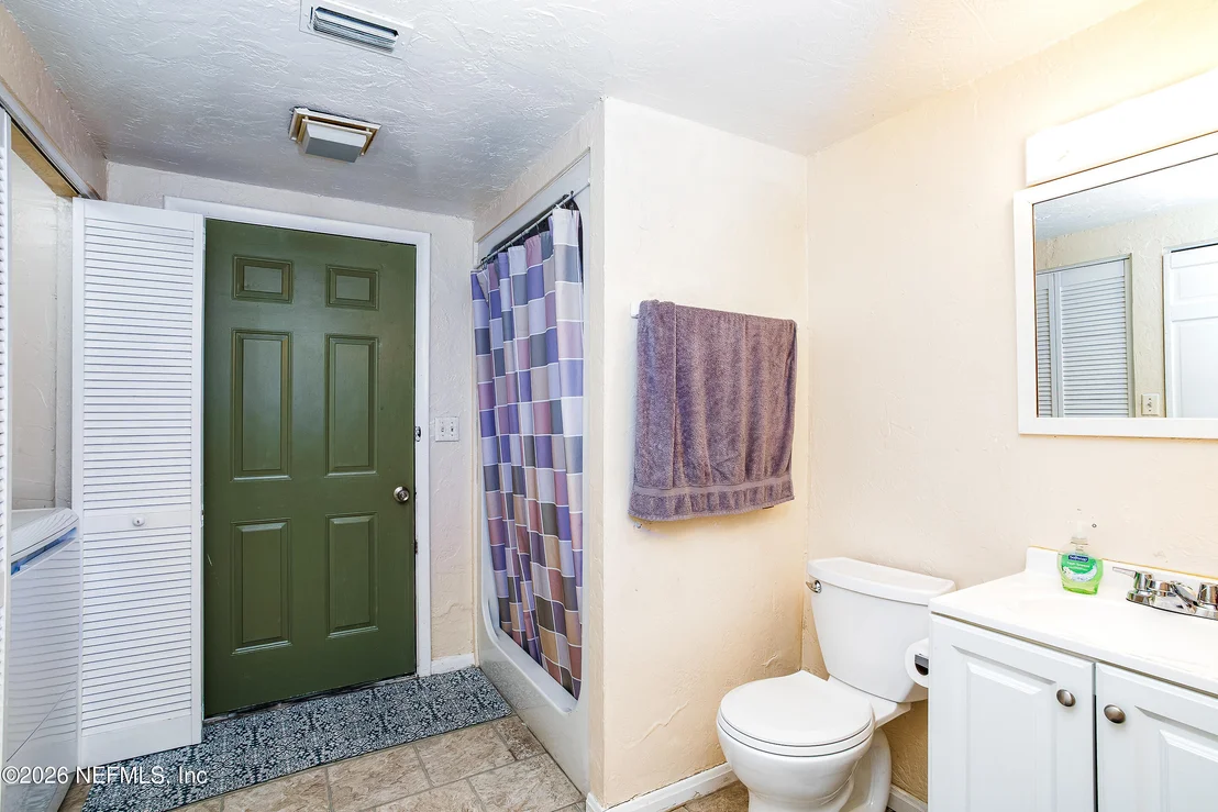 Photo of 5242 HELM Avenue