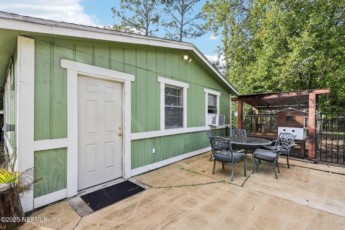 Photo of 8521 COUNTY ROAD 13 N