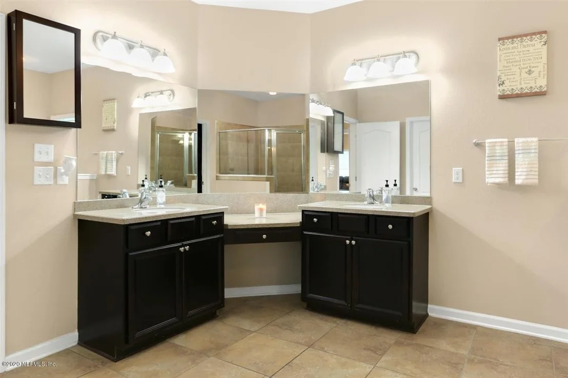 Photo of 301 N BELLAGIO Drive