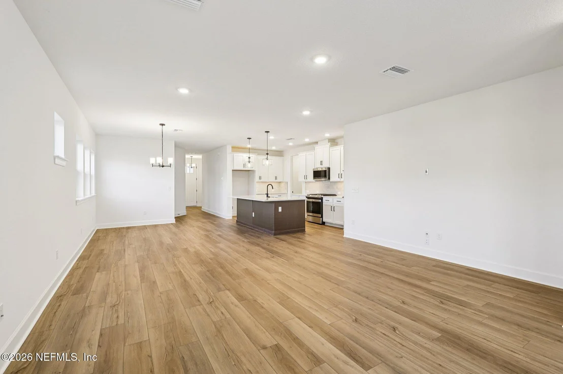Photo of 17 JAMESTOWN Court